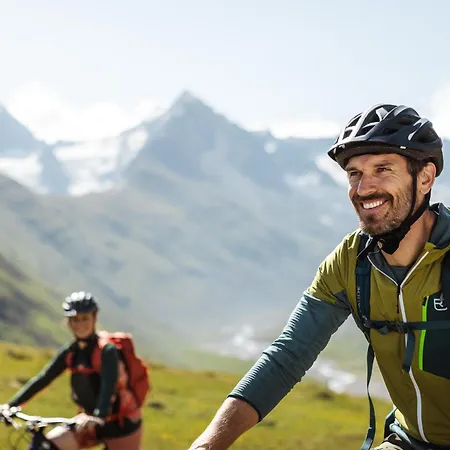 Mountain In Chalet, Opening Dec 25 ヴィラ オーバーグールグル